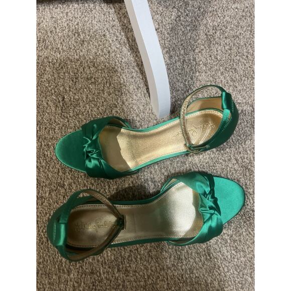 Lilly Pulitzer NWOT. Size 10 Bright Green sandals w/ gold reflective heel- SZ 10 - Picture 2 of 6